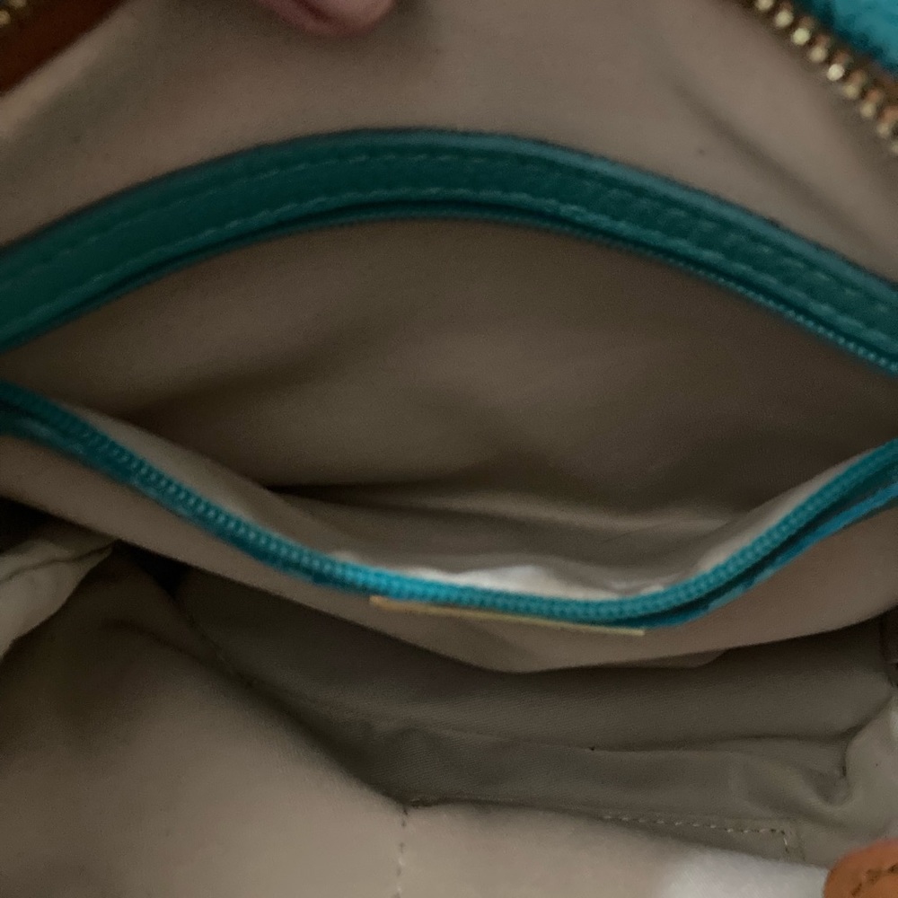 Valentina Adjustable Pebble Leather Shoulder/Crossbody Bag - Picture 16 of 16